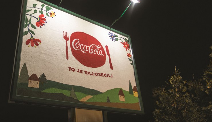 COCA-COLA’S FIRST KNITTED BILLBOARD IN THE WORLD!